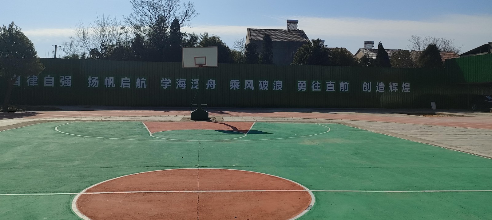 操场.jpg