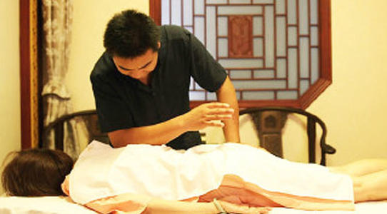 中医正骨现场