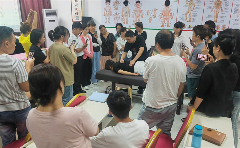 贵阳中医针灸推拿培训机构