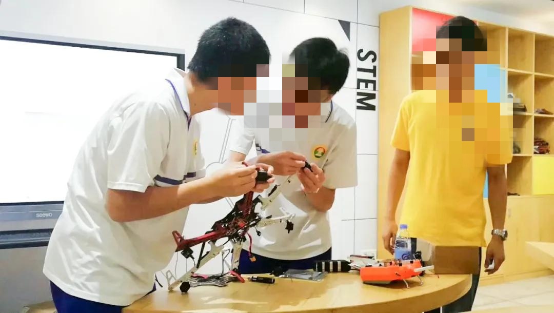 青少年无人机编程指导 青少年无人机编程指导