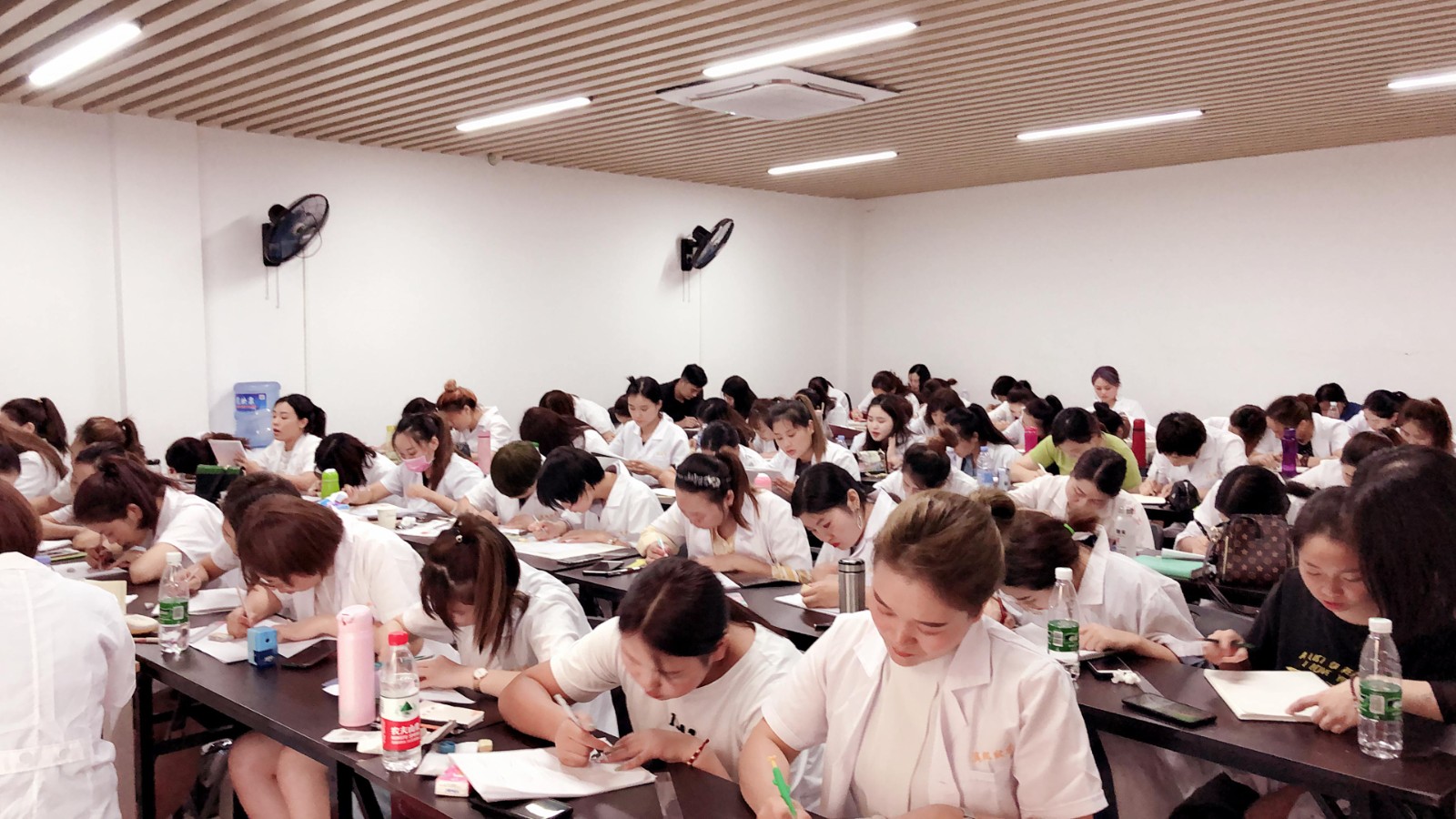 个人形象设计师培训学校